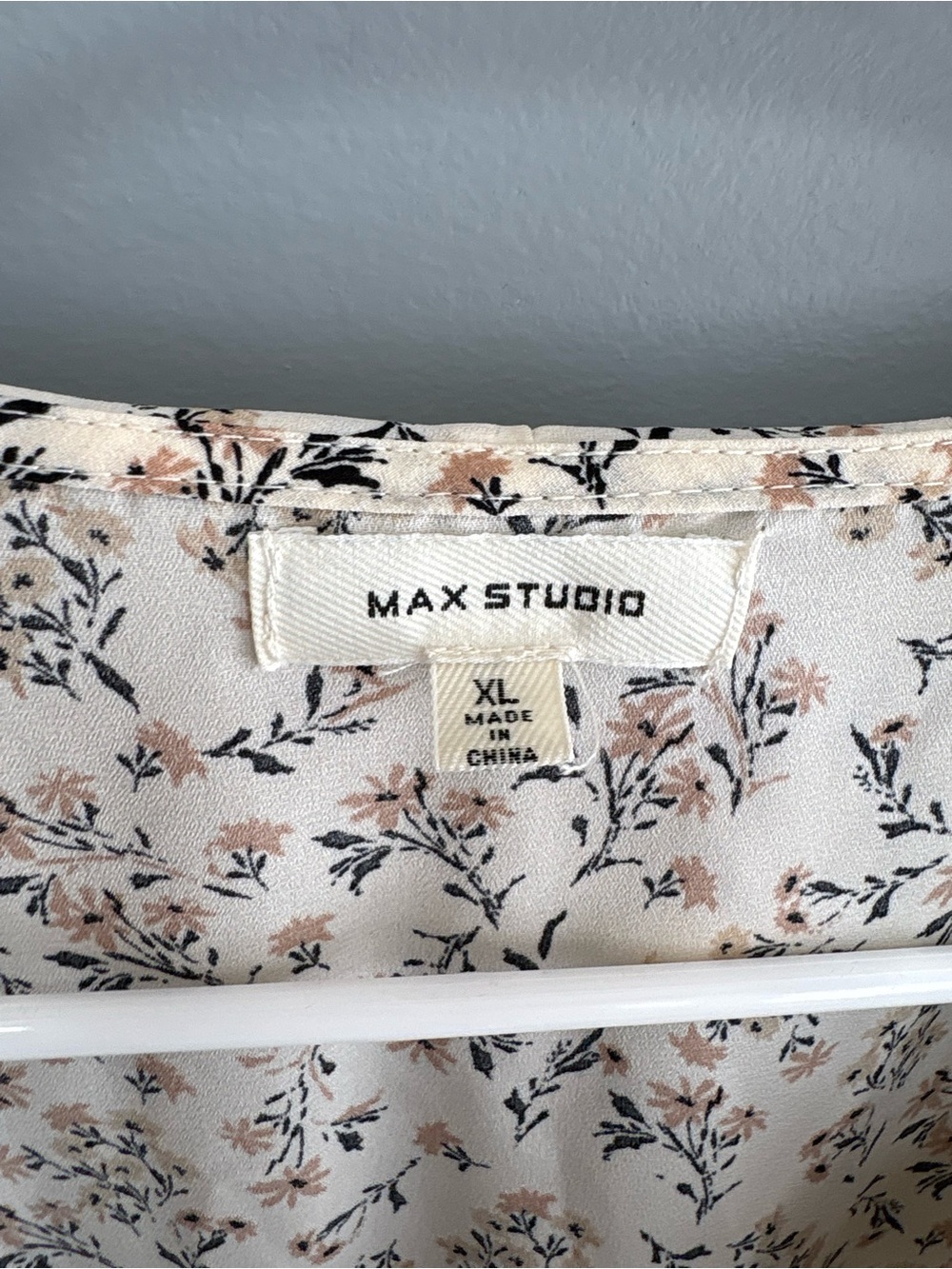 Max Studio Cream Delicate Floral Long Sleeve Blouse Waist Tie V-Neck Size XL - Picture 4 of 7